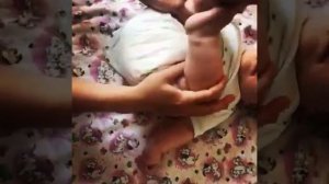 КАК ЖЕ ПОМОЧЬ МАЛЫШУ ОПОРОЖНИТЬ КИШЕЧНИК 2