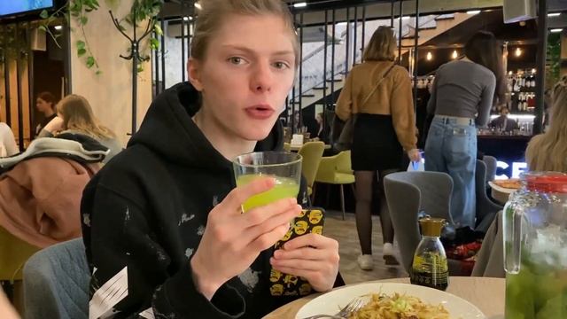 Тут ВСЁ по 250 РУБЛЕЙ! ОБЗОР ЕДЫ ВСЕГО ЗА 250 РУБЛЕЙ! смотреть онлайн