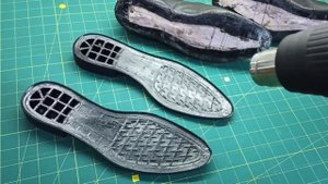 Shoe repair. Replacing the soles of men's shoes.Leather products.Замена подошвы на мужских туфлях