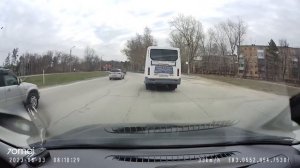 Учим ПДД вместе. Помеха справа на широкой дороге.