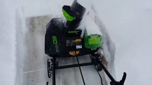 Аккумуляторный снегоуборщик Greenworks 80v