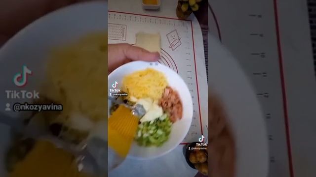 пирожки с солеными огурцами