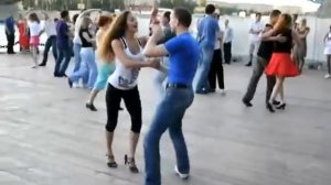 Безумно крутой танец хастл