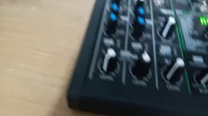 test micro paramax sm-1000 smart trên bàn mixer mackie profx6v3