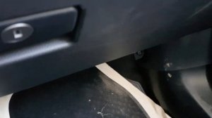 Звук в салоне непонятного происхождения на Toyota RAV4 New