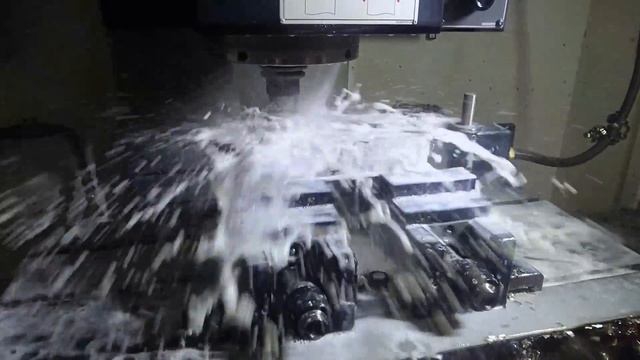 Mazak VCS430: Фрезерование больших деталей 316Ti смотреть онлайн