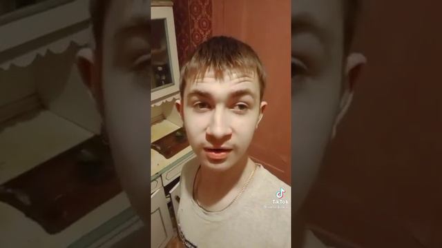 Почему нельзя носить кроссовки