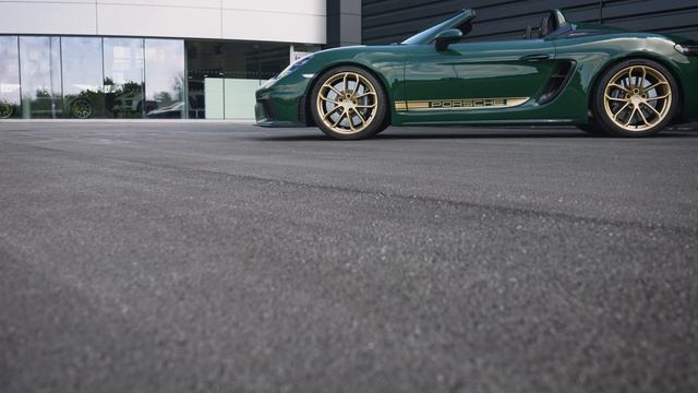 NEW Porsche Spyder Reveal! (Paint to sample) смотреть онлайн