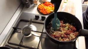 Гуляш из оленины в сметане