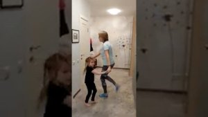 Ритмика Скачет по полям