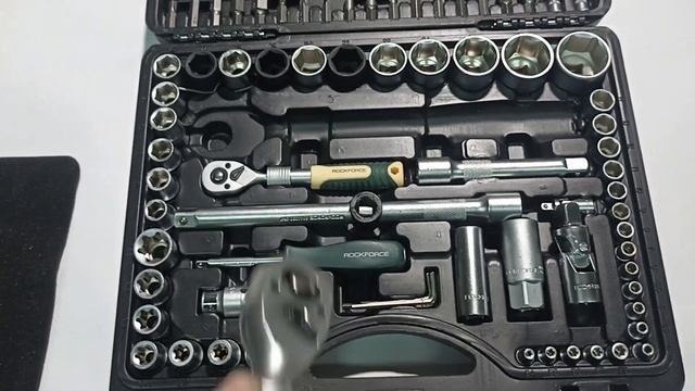 Распаковка — Универсальный набор инструментов RockForce RF-41082-5L Euro смотреть онлайн