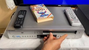Unboxing DVD/VCR Combo 2 in 1 version. Samsung DVD-V6500