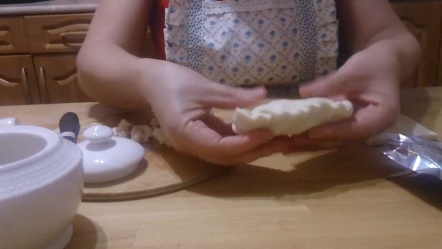 Делаем пирожки с яблочной начинкой смотреть онлайн