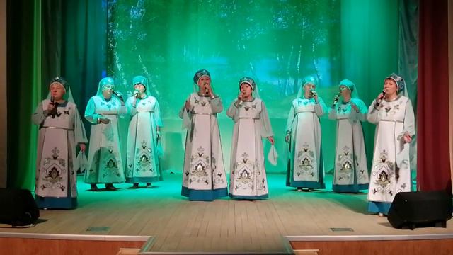 Хор "Русские напевы", муз. и сл.С.Трофимова "За тихой рекою" смотреть онлайн