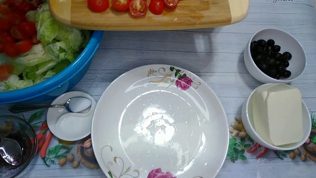 Самый лёгкий и красивый, греческий салат. На праздник и на каждый день! Просто, вкусно и быстро! смотреть онлайн