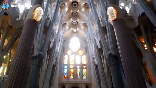 Time Travel in 2 Minutes | Sagrada Familia | Barcelona смотреть онлайн