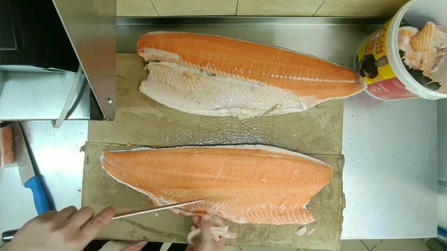 Как Разделать Лосося (или Семгу) на Филе смотреть онлайн