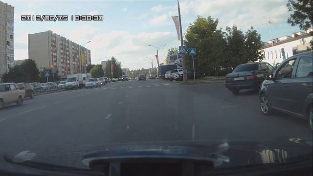 Парковка у Плазы.avi смотреть онлайн