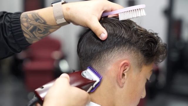 MENS HAIRCUT : LOW FADE!! TUTORIAL