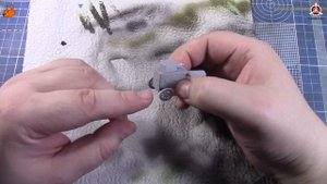 Сборка модели автомобиля "Samohod pancerny Ford Tc" фирмы "RPM" в 1/72 масштабе.