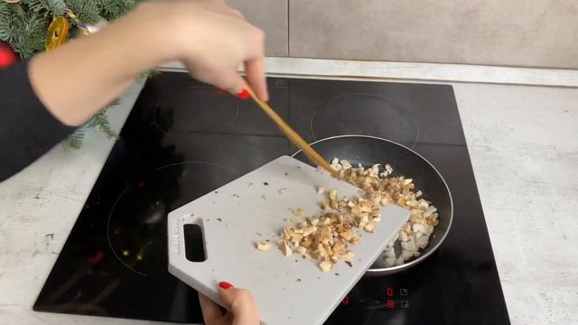 Новогодняя закуска ✨ фаршированные шампиньоны, очень вкусная начинка внутри