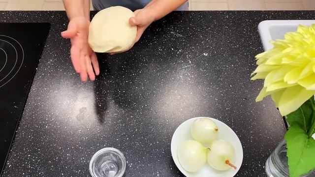 Бешбармак! Мясо (баранина) с лепешками и луком, необыкновенно вкусно! Когда мы жили в Казахстане!
