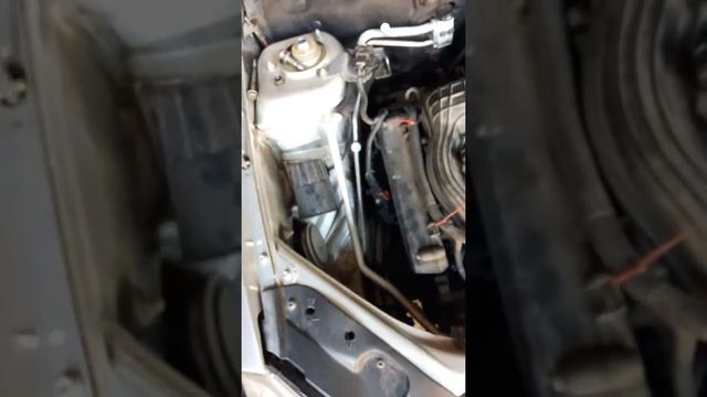 ВАЗ приора замена верхней опоры двигателя(гитара) смотреть онлайн