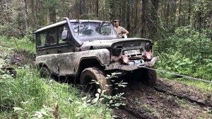 Заряженный внедорожник Mercedes-Benz G-Класс против УАЗов на Бездорожье.
