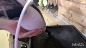 Моем въевшиеся жир паровой шваброй Kitfort KT-1104