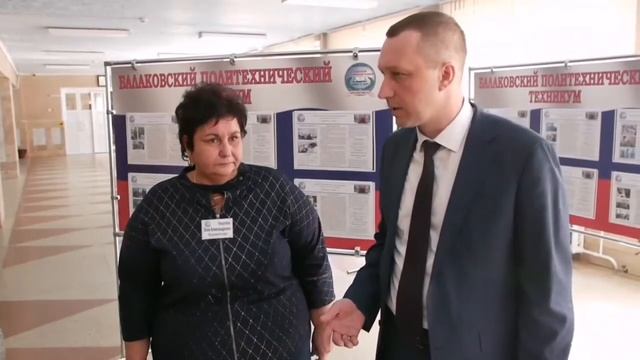 Роман Бусаргин посетил Балаковский политехнический техникум смотреть онлайн