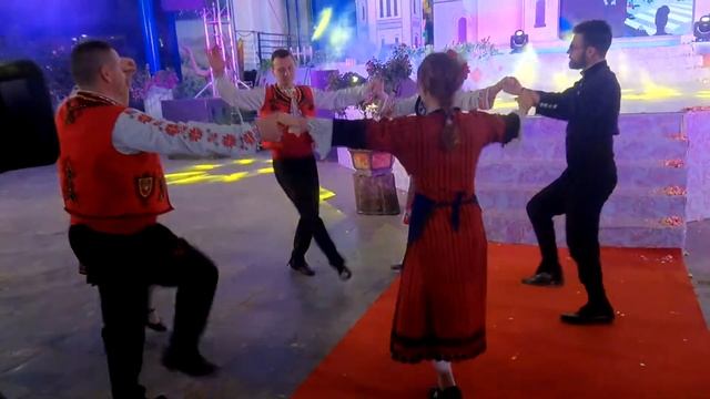 Болгарский хоровод в Ханое. Bulgarian rose festival & friends 2018. Hanoi 10.03.2018 смотреть онлайн