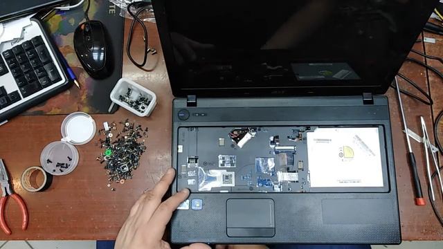 Acer Aspire 5742. Восстановление ноутбука. 6-я серия - сборка и первое включение. Бомбит от ЯНДЕКС! смотреть онлайн