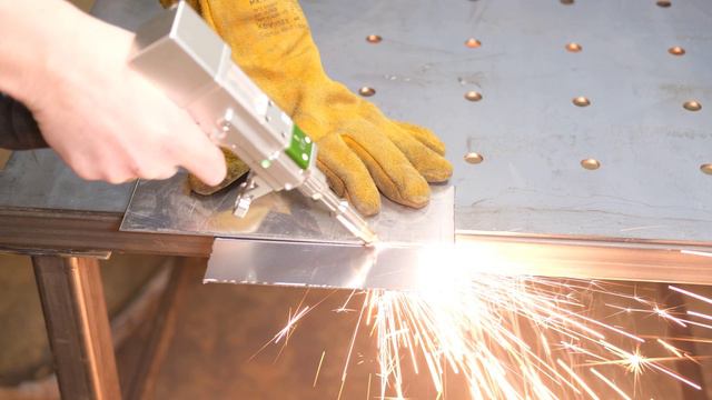 Лазерная резка нержавеющий лист 08х18н10 AISI 304 на лазерной сварке
