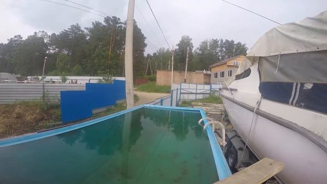 Испытание бассейна перед грозой /In the pool before the storm смотреть онлайн