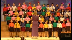 "Пёстрый колпачок"  муз.Г.Струве , сл.Н.Соловьевой младший хор "Улыбка"