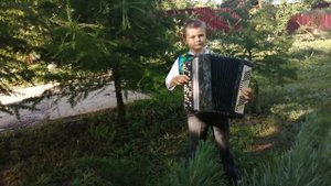 Как играть на баяне - В лесу родилась елочка. Новогодняя песня.