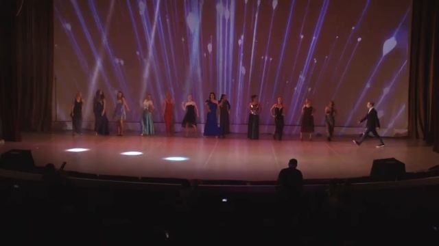 Дефиле педагогов центра танца "Valery" смотреть онлайн