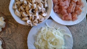 Куриное филе с шампиньонами и зеленью в мультиварке