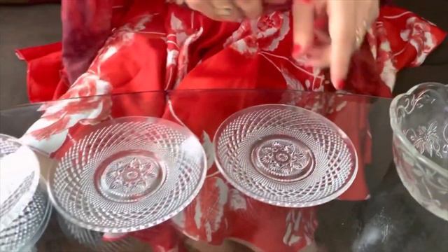 Винтажная стеклянная посуда: блюдца и вазочки для конфет. София Голдберг / Vintage glass dish смотреть онлайн