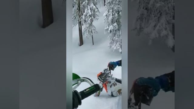 каталка на горных сне6оходах с жёнами близ озера Амут Хабаровский край. команда #amutriders смотреть онлайн