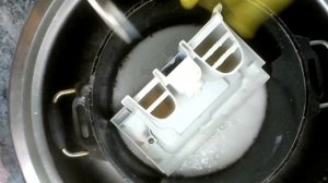 Как очистить лоток стиральной машинки от известкового налета, плесени и грязи!