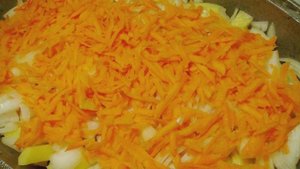 Курица с капустой в духовке