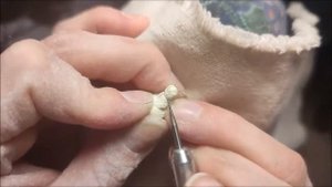 Резьба миниатюры из бивня мамонта от начала до конца