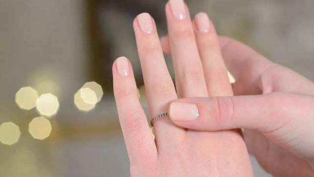 Кольцо дорожка с голубыми сапфирами