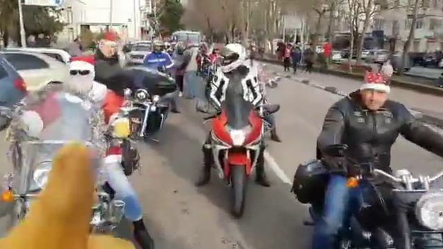 29 декабря 2021 год город Туапсе! Парад Дедов Морозов! Мото сообщество FREE BIKER! Всем добра! смотреть онлайн