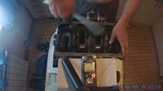 Как усадить на свое место крышки коренных подшипников коленвала (бугелей). Мой способ смотреть онлайн