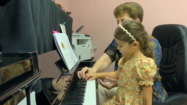 🎶 Magical Moments: First Piano Lessons with Mila (4 y.o.) смотреть онлайн