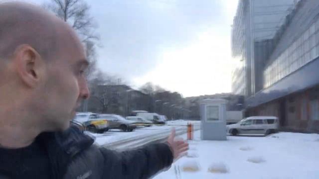 Как убрать незаконные шлагбаумы и перекрытия парковочных мест. СПБ. Пл. Конституции д.7 смотреть онлайн