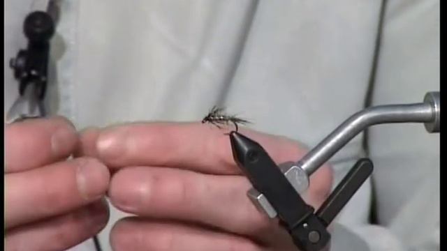 Вяжем мушки для ловли в Средней полосе России Ч.5 Knitting flies. Fly fishing смотреть онлайн