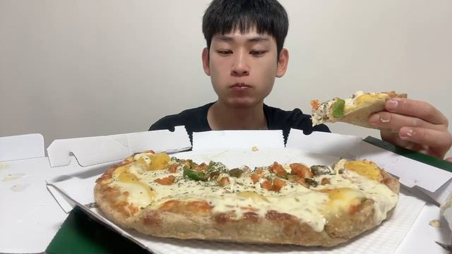 ASMR 피자마루 고추마요 치킨 피자 먹방 토핑은 매콤한 고추마요 할라피뇨 치킨텐더🧀 Spicy Mayo Chicken Cheese Pizza MUKBNAG смотреть онлайн